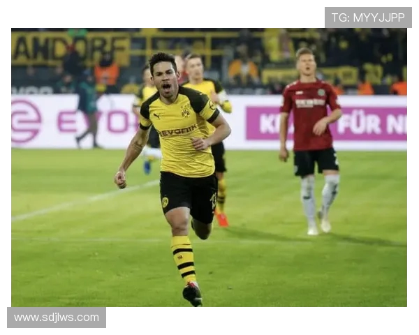 LNG战队强势领跑精英赛积分榜总分达到60分引发关注 LNG战队强势领跑精英赛积分榜总分达到60分引发关注