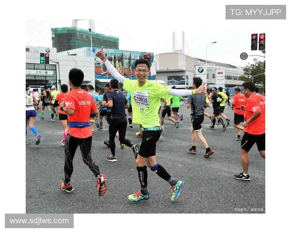 上海极限运动队在马拉松大满贯中的团队协作表现深度解析与点评 上海极限运动队在马拉松大满贯中的团队协作表现深度解析与点评