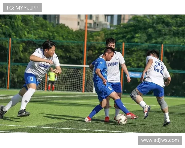 广州足球队与西安足球队赛后分析：力量对决的精彩瞬间与战术解读