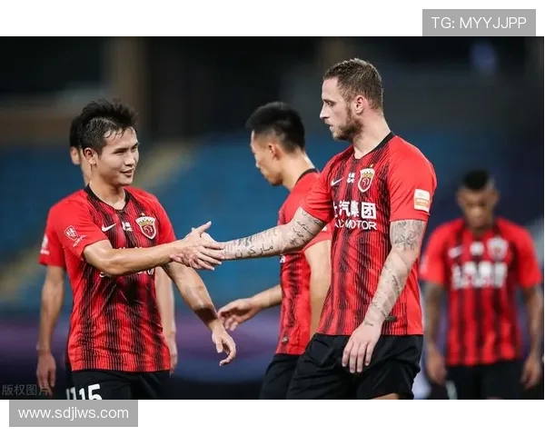 国际米兰与热那亚激战正酣比分揭晓引发球迷热议