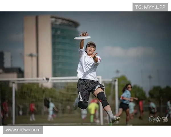 飞盘热潮席卷深圳:探讨飞盘队如何引领力量与团队精神的变革