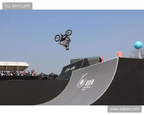 成都极限运动队荣登全国技术排行榜第三名引发热议